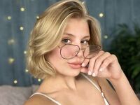 camgirl playing with sextoy MilaMelson