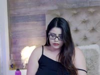 I am a hot and sensual model always in the mood to have fun with you on cam