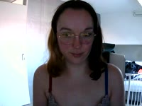 Ik ben een spontane dame die bijna niets te gek vind. Ik sta voor veel dingen open zolang we het samen maar gezellig hebben. Heb je een lekker verzoekje? vraag het me dan zeker.