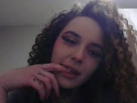 Hai ik ben Yusra 18 jaar en van Marokkaanse afkomst. Ik maak in mijn dagelijkse leven 18+  content en ervaar daar heel veel plezier in. Ik ben een vollere dame met grote borsten een dikke kont een klein buikje lief gezichtje en een bos vol krullen boven en beneden.ik doe aan augyo, foot, BDSM, SM, GFE, dominantie, onderdanigheid,en Golden shower fetisj. Naast fetisj doe ik ook aan twerken, boobie shows en samen spelen.