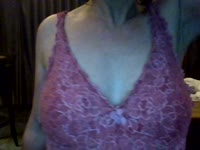 hoi, ik ben hete milf die voor veel open staat. ik hou wel van dominantie en hou er van om een onderdanig sletje te zijn. Maar als jij dat wil kan ik ook jouw strenge meesteres zijn....Er kan veel maar geen extreme ding zoals:naalden, plas en poep...Vragen staat vrij, wie weet kan je me overtuigen om grenzen te verleggen.