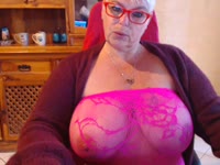 i am a  BBW  lady   wiht   big  boobs   nice   big  round  as   aswell  i  like   to  give  you  the  best    blow  job   you ever  had   you want  to  know  more    come  and   ask me      see   you  HORNY  DEVILS