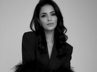 camslut showing tits EmiBrow