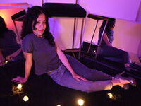 camgirl masturbating with dildo KyaraLux