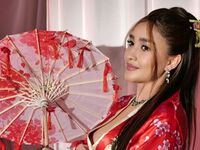 naked camgirl fingering pussy LindeWhite