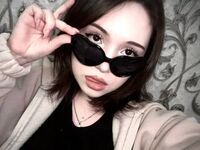 masturbating cam girl AminaBaudoin