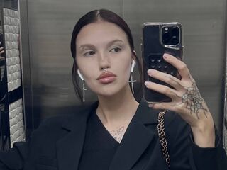 nude webcamgirl pic ArlindaMarotti