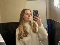 naughty cam girl fingering pussy AryaThomas