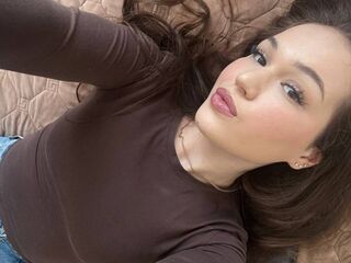 masturbating camgirl BeaBellotti