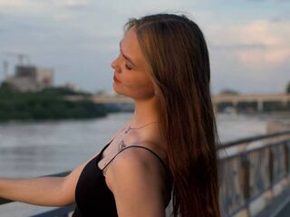 camgirl showing tits BeliaAlvino
