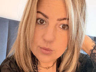 adult cam live BelleWarick