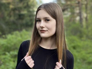 camgirl masturbating with sex toy BernardPeters