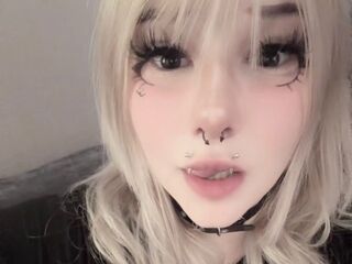 naked webcamgirl photo BillyeRom