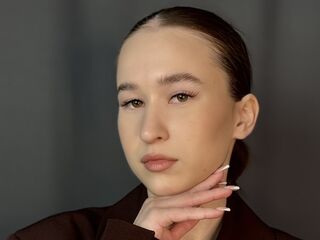 girl fingering shaved pussy BlanchFlakes