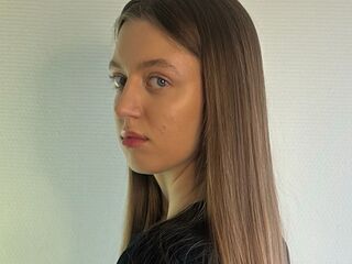 naked camgirl masturbating with vibrator ChanellGawrys