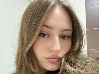 naked camgirl picture ChauPoling