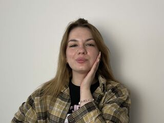 naughty camgirl fingering pussy CherlyMarkes