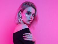 erotic cam video DaiseyNovotny