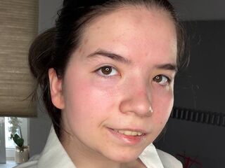 webcam bitch chatroom DaisyMolen