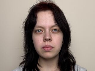 girl showing tits DawnaSandra