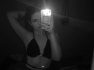 topless DoloresHuesing