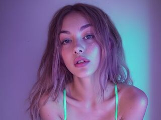 camgirl masturbating with vibrator DominicaAtom