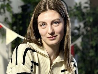 naked cam girl masturbating with dildo DonnetteHolck