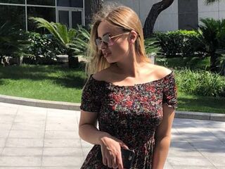 naked webcamgirl video EmileeBeyale