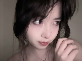 camslut masturbating EvaFialka