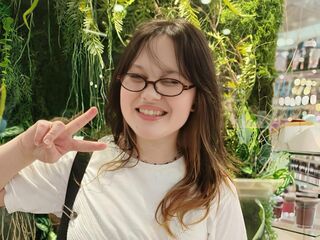 fingering webcam girl FayLawley