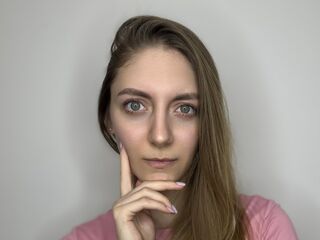 nude webcamgirl photo GenevaAndrode