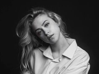 nude webcam GwynethHibbits