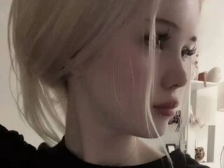 naked cam girl masturbating with dildo HeatherHeinitz