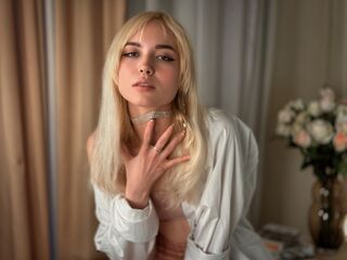 camgirl playing with sex toy IrisIvory