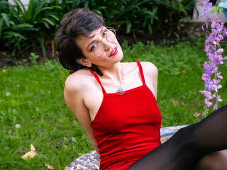 naked girl with webcam masturbating with vibrator IveteDurand