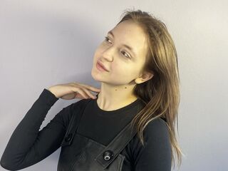 girl showing tits KatrinaWagner