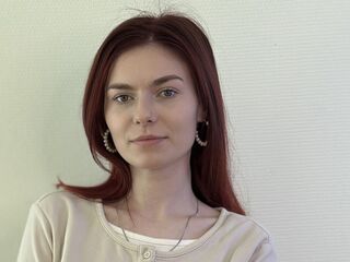 cam girl playing with vibrator KemberlyKoepsell