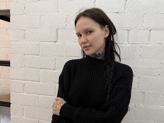 free online chat KeniaTucholski