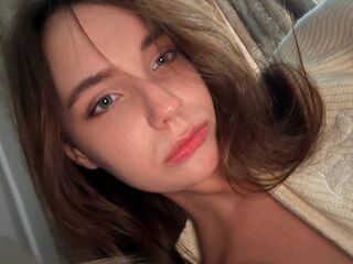 camslut masturbating KyungInguardsen