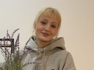 hot cam girl fingering pussy KyungMikes