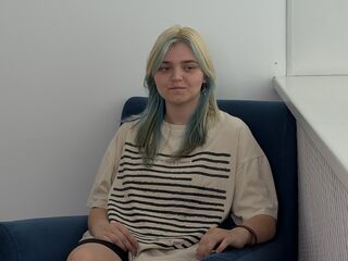 girl webcam show LauriMagnie
