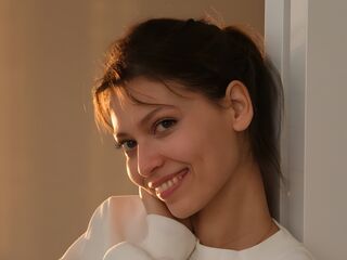 free live sexcam LivelyLaurie