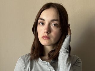 camgirl showing tits LouanneNading