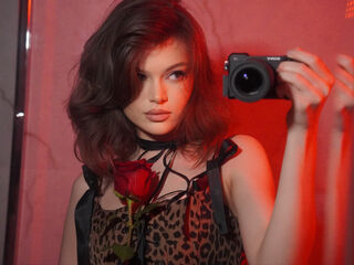 camgirl shaving pussy LunaBruna