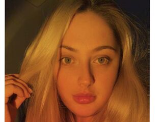 naked camgirl masturbating MarieBuck