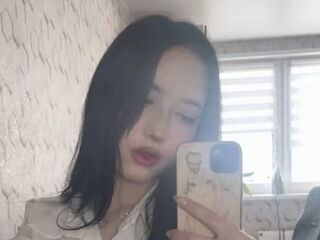 naked cam girl masturbating with vibrator MarieJosePhilip
