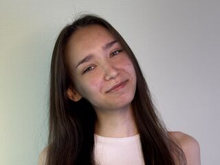 naughty cam girl fingering shaved pussy MelanyFronduti