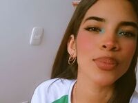 cam girl playing with sextoy MeliCorner