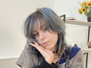 strip tease MelonyBloom