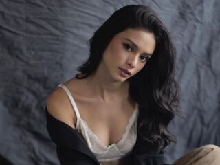 topless girl MiaFerragamo